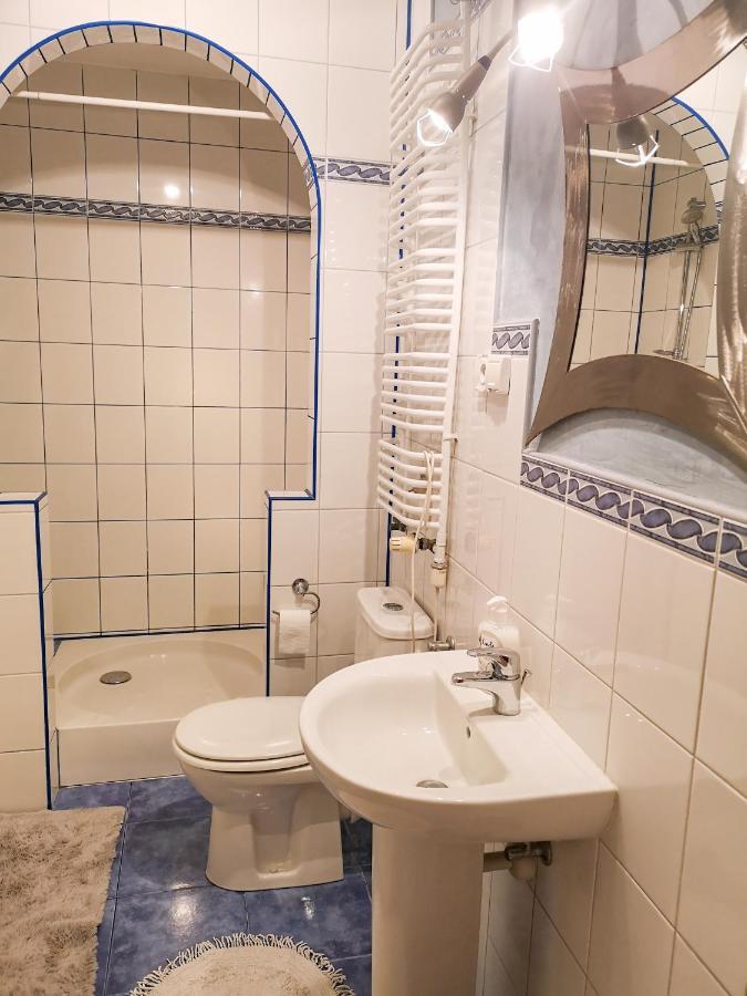 Feels Like Home Metro Zacisze Варшава Екстериор снимка